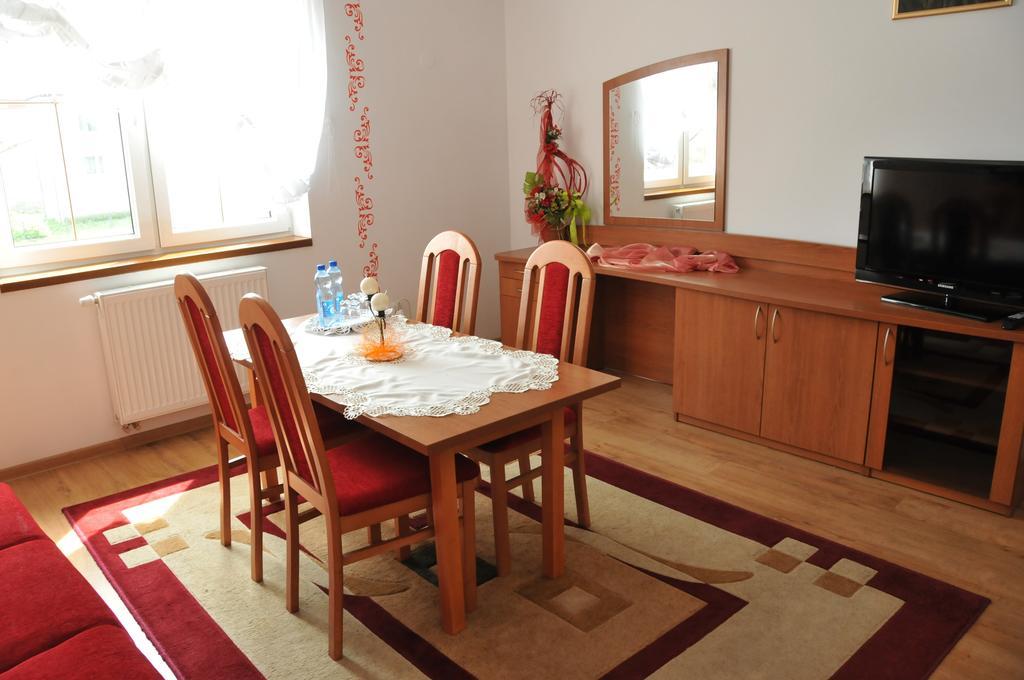 Hotel Restauracja Lorenzo Stopnica Экстерьер фото