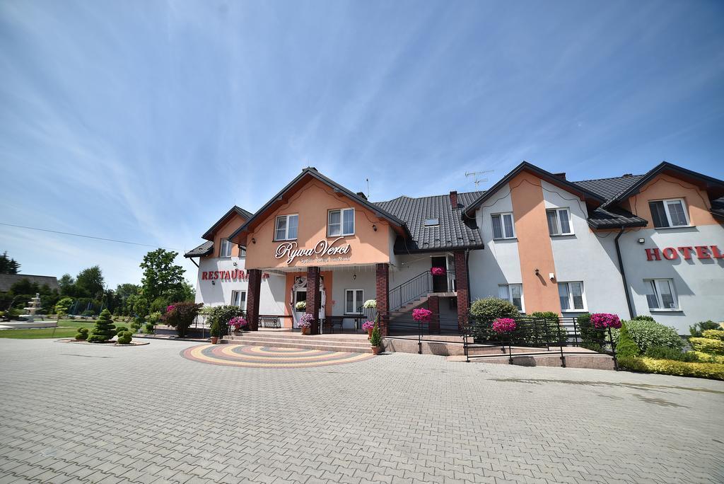 Hotel Restauracja Lorenzo Stopnica Экстерьер фото