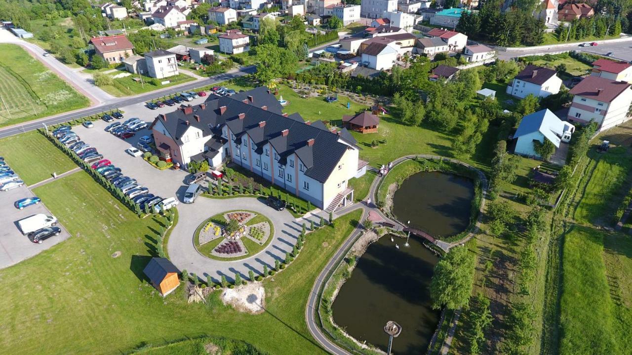 Hotel Restauracja Lorenzo Stopnica Экстерьер фото